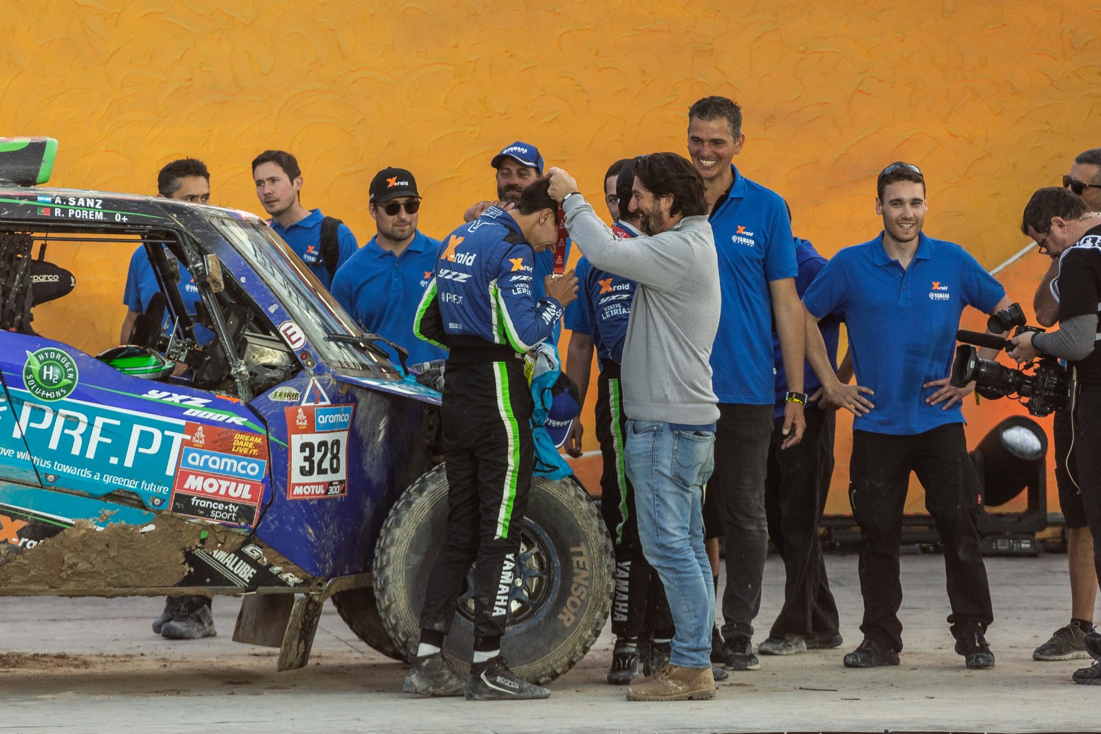 Los festejos de los pilotos que le ganaron al Dakar 2023: WhatsApp Image 2023-01-15 at 11.13.41.jpeg